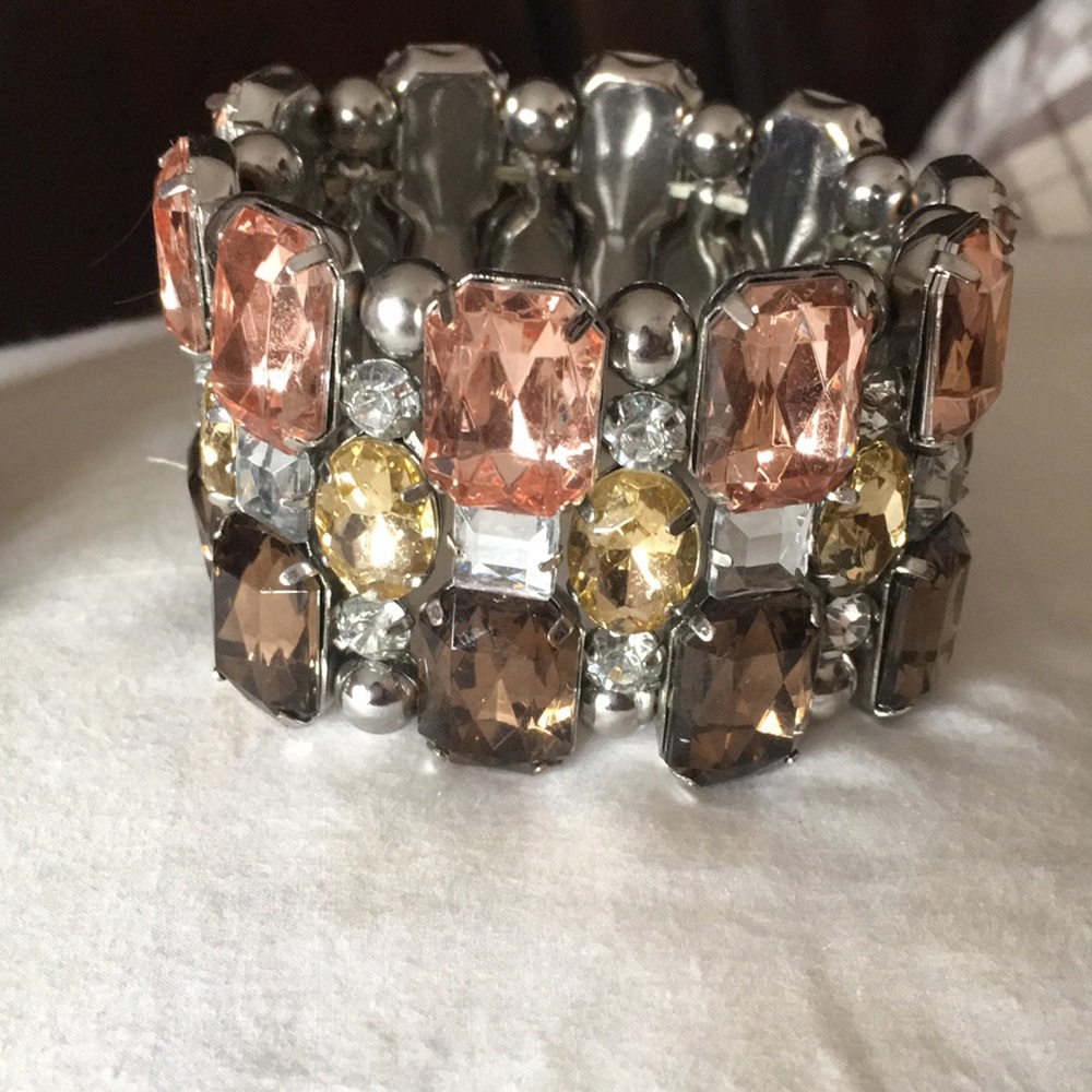 Stretchy bracelet